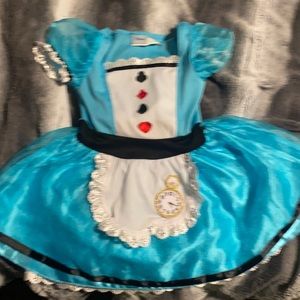 Alice in wonderland costume